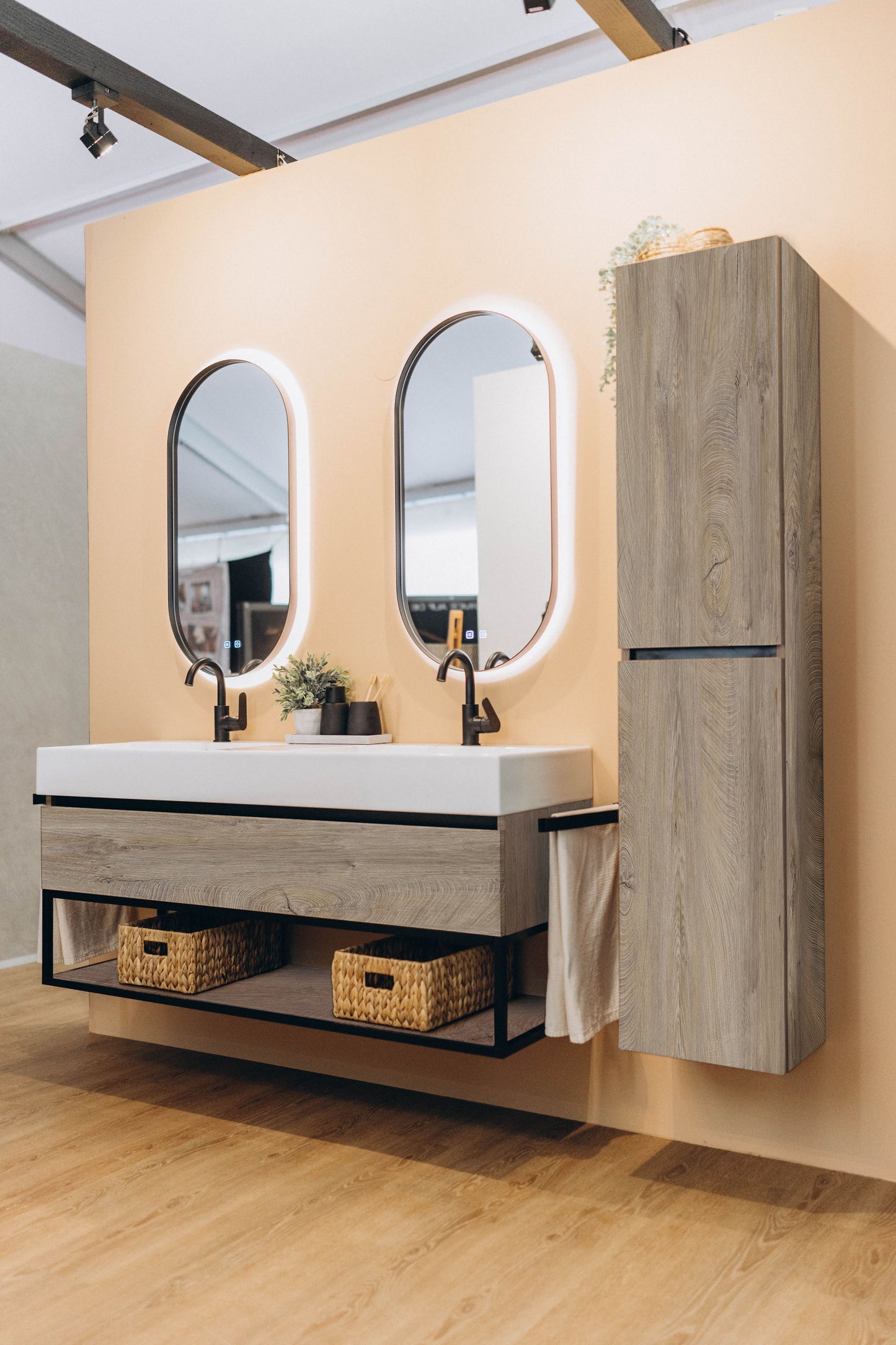 Quadro Waschtisch inkl. Unterschrank, Hochschrank und 2x Spiegel P - isaak-home.de