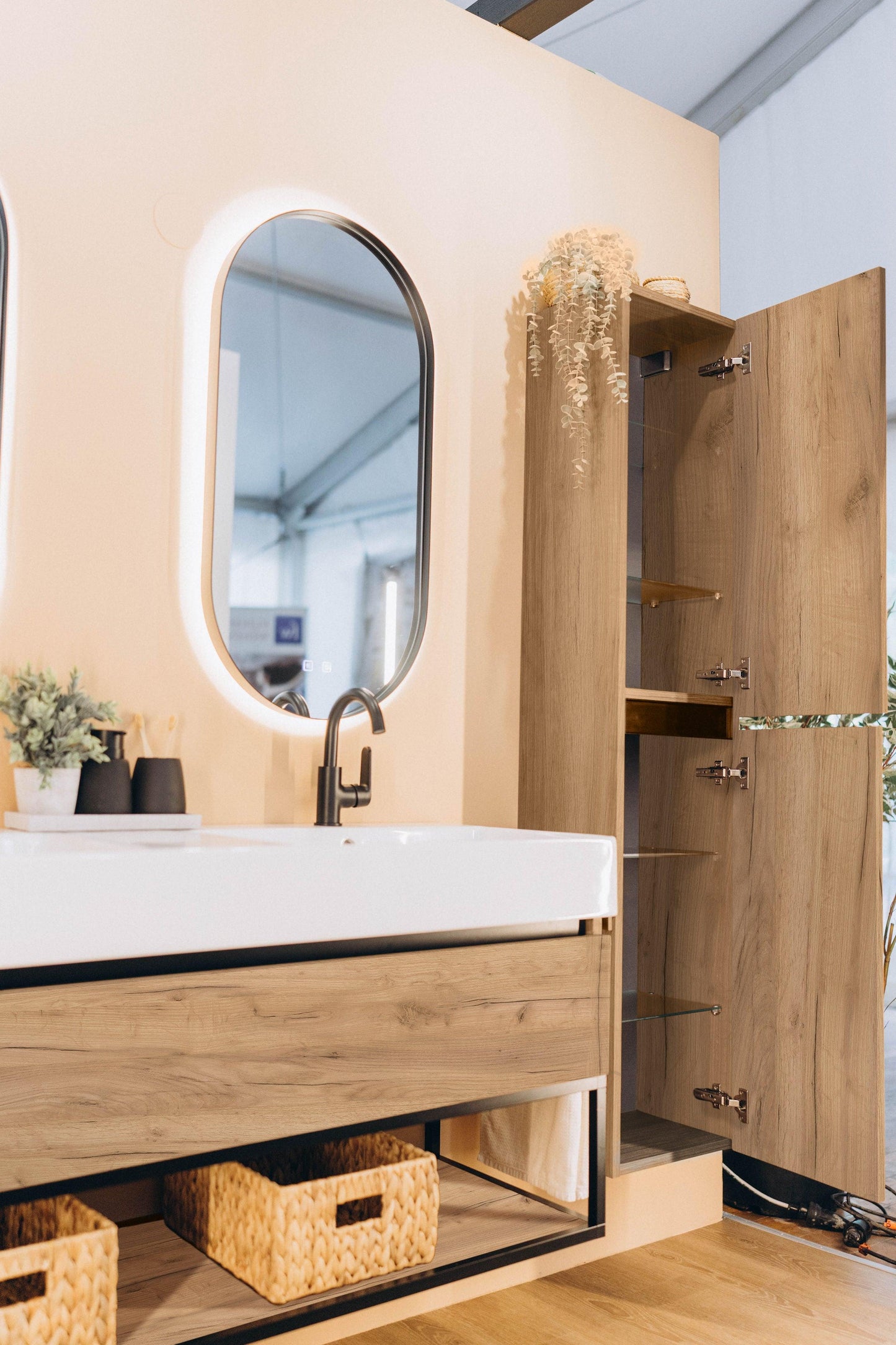 Quadro Waschtisch inkl. Unterschrank, Hochschrank und 2x Spiegel P - isaak-home.de